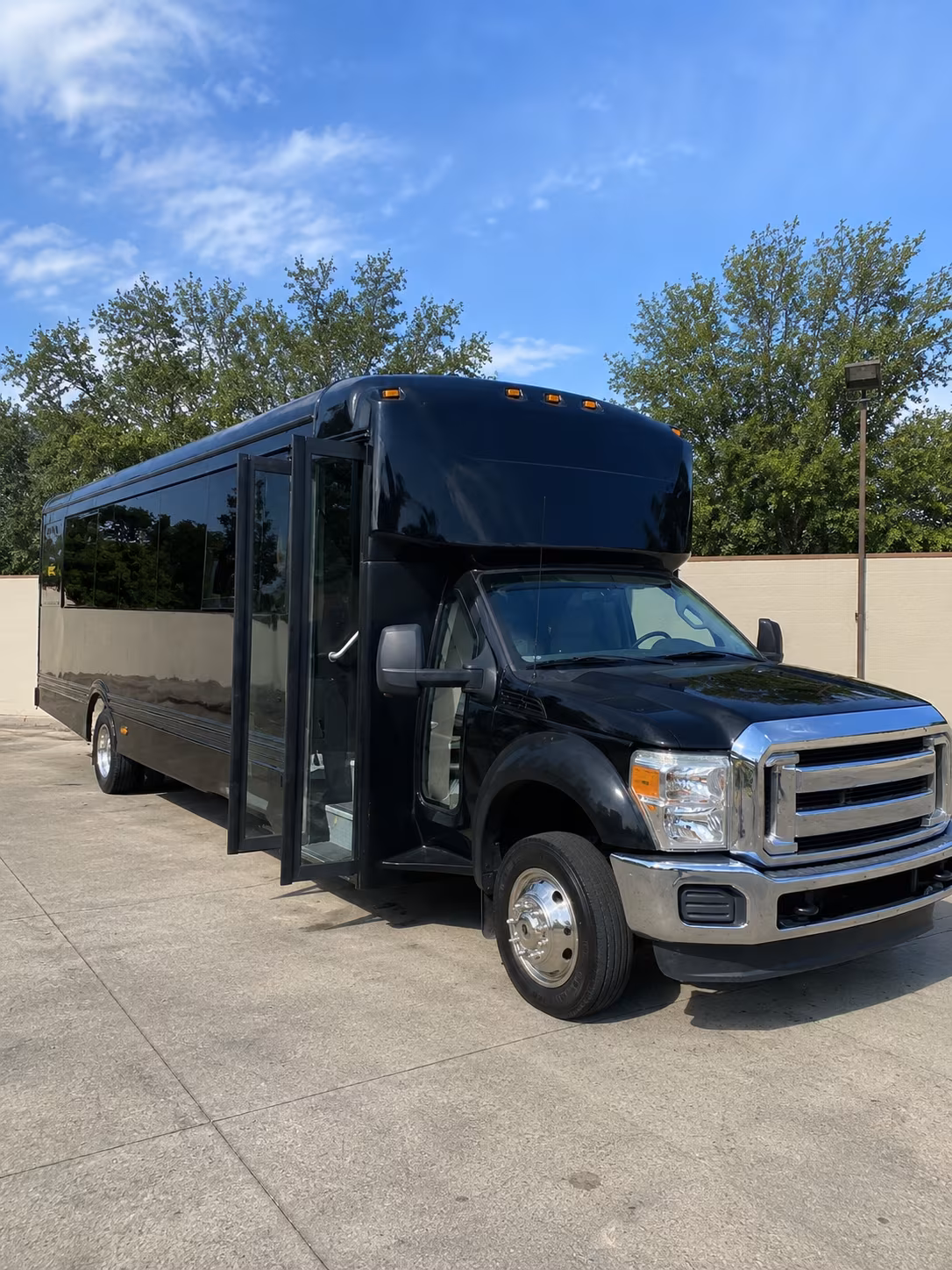 linden 20 passenger party bus